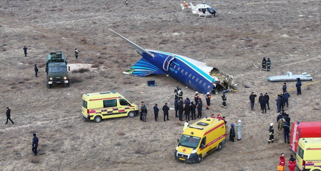 3 Versi Dugaan Penyebab Jatuhnya Pesawat Azerbaijan Airlines